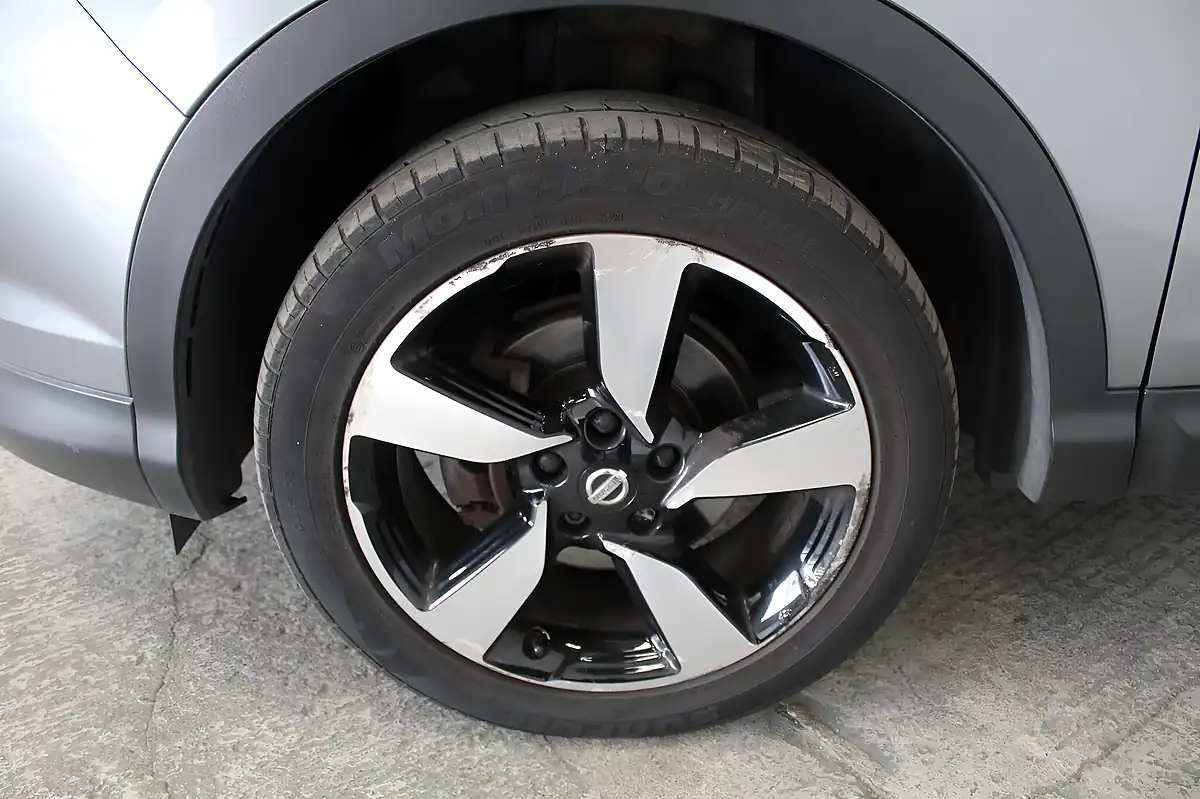 Used 2017 Nissan Qashqai N-Connecta Grey - Interior and Exterior details 20