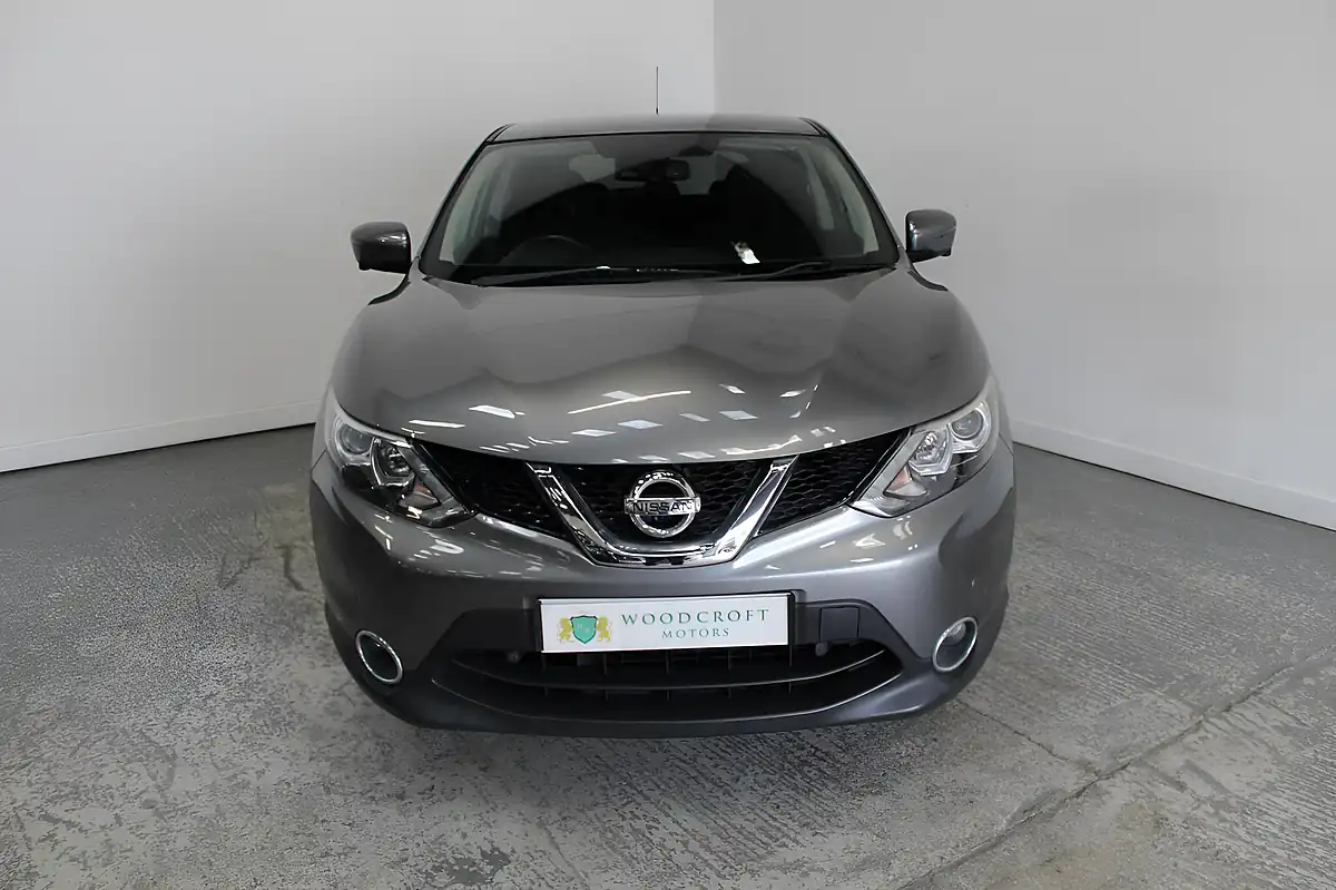 Used 2017 Nissan Qashqai N-Connecta Grey - Interior and Exterior details 9