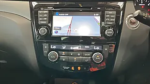 Used 2017 Nissan Qashqai N-Connecta Grey - Interior and Exterior details 8