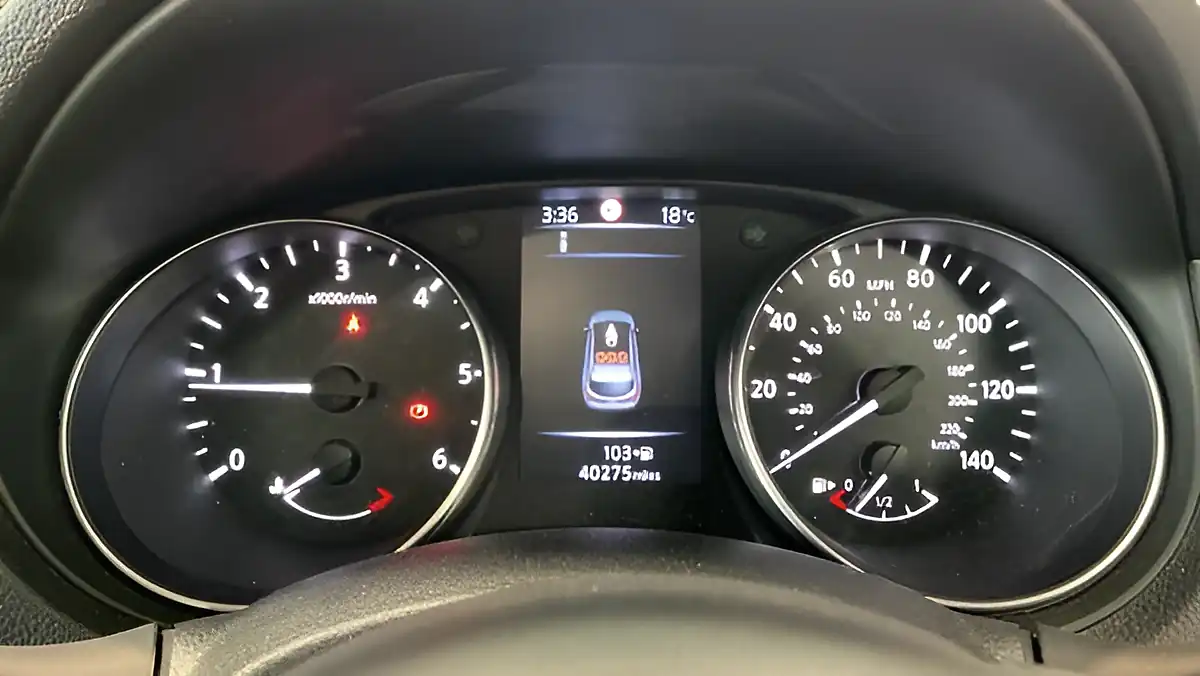 Used 2017 Nissan Qashqai N-Connecta Grey - Interior and Exterior details 9
