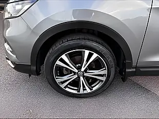 Used 2017 Nissan Qashqai N-Connecta Grey - Interior and Exterior details 10