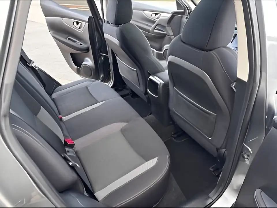 Used 2017 Nissan Qashqai N-Connecta Grey - Interior and Exterior details 17