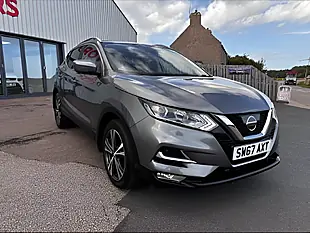 Used 2017 Nissan Qashqai N-Connecta Grey - Interior and Exterior details 4