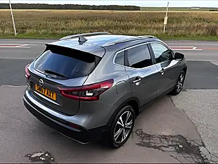 Used 2017 Nissan Qashqai N-Connecta Grey - Interior and Exterior details 5