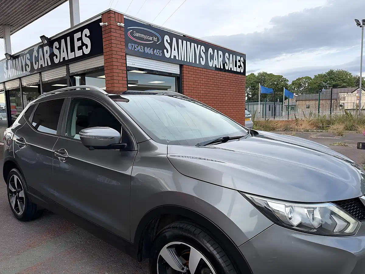 Used 2017 Nissan Qashqai N-Connecta Grey - Interior and Exterior details 10