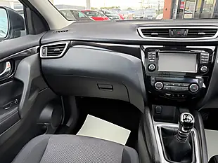 Used 2017 Nissan Qashqai N-Connecta Grey - Interior and Exterior details 14