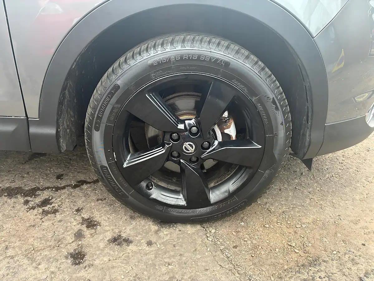 Used 2017 Nissan Qashqai N-Connecta Grey - Interior and Exterior details 10