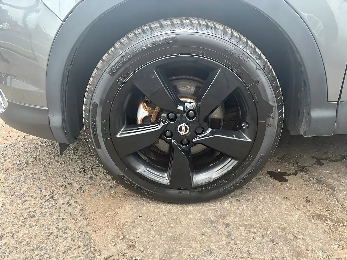 Used 2017 Nissan Qashqai N-Connecta Grey - Interior and Exterior details 11