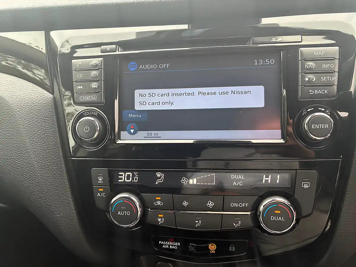 Used 2017 Nissan Qashqai N-Connecta Grey - Interior and Exterior details 14