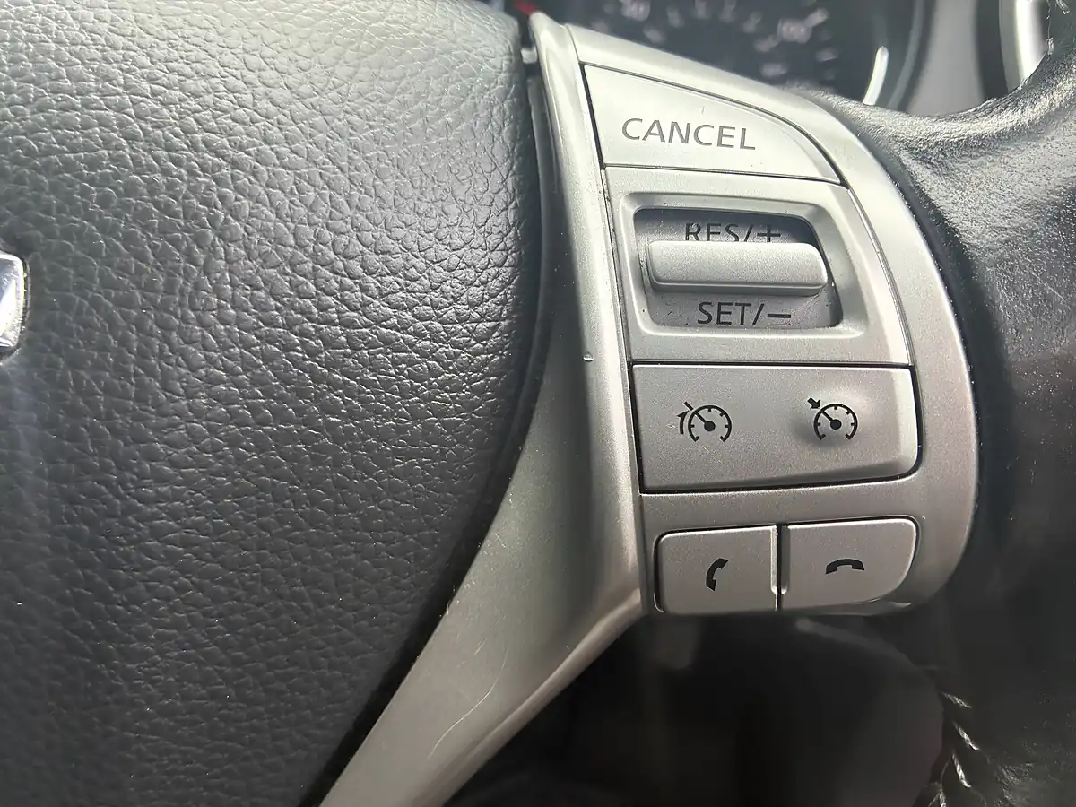 Used 2017 Nissan Qashqai N-Connecta Grey - Interior and Exterior details 18