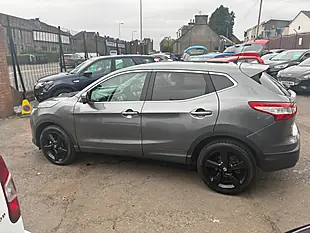 Used 2017 Nissan Qashqai N-Connecta Grey - Interior and Exterior details 6