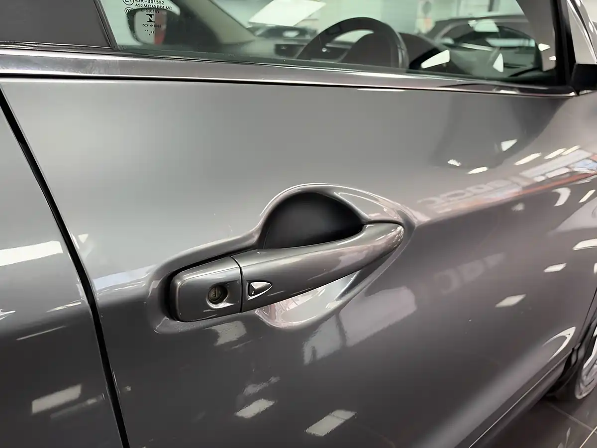Used 2017 Nissan Qashqai N-Connecta Grey - Interior and Exterior details 14