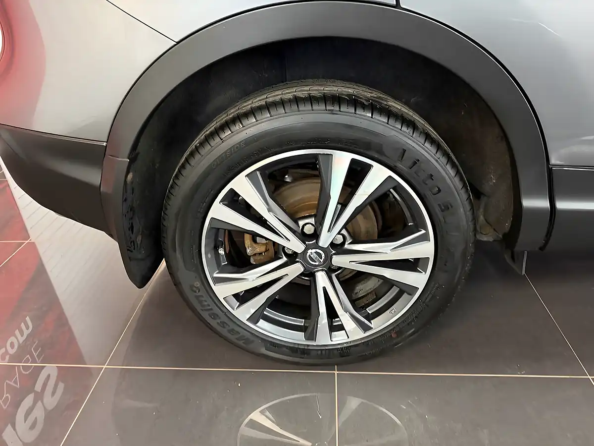 Used 2017 Nissan Qashqai N-Connecta Grey - Interior and Exterior details 3