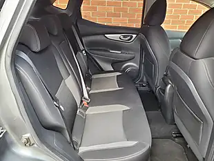 Used 2017 Nissan Qashqai N-Connecta Grey - Interior and Exterior details 16