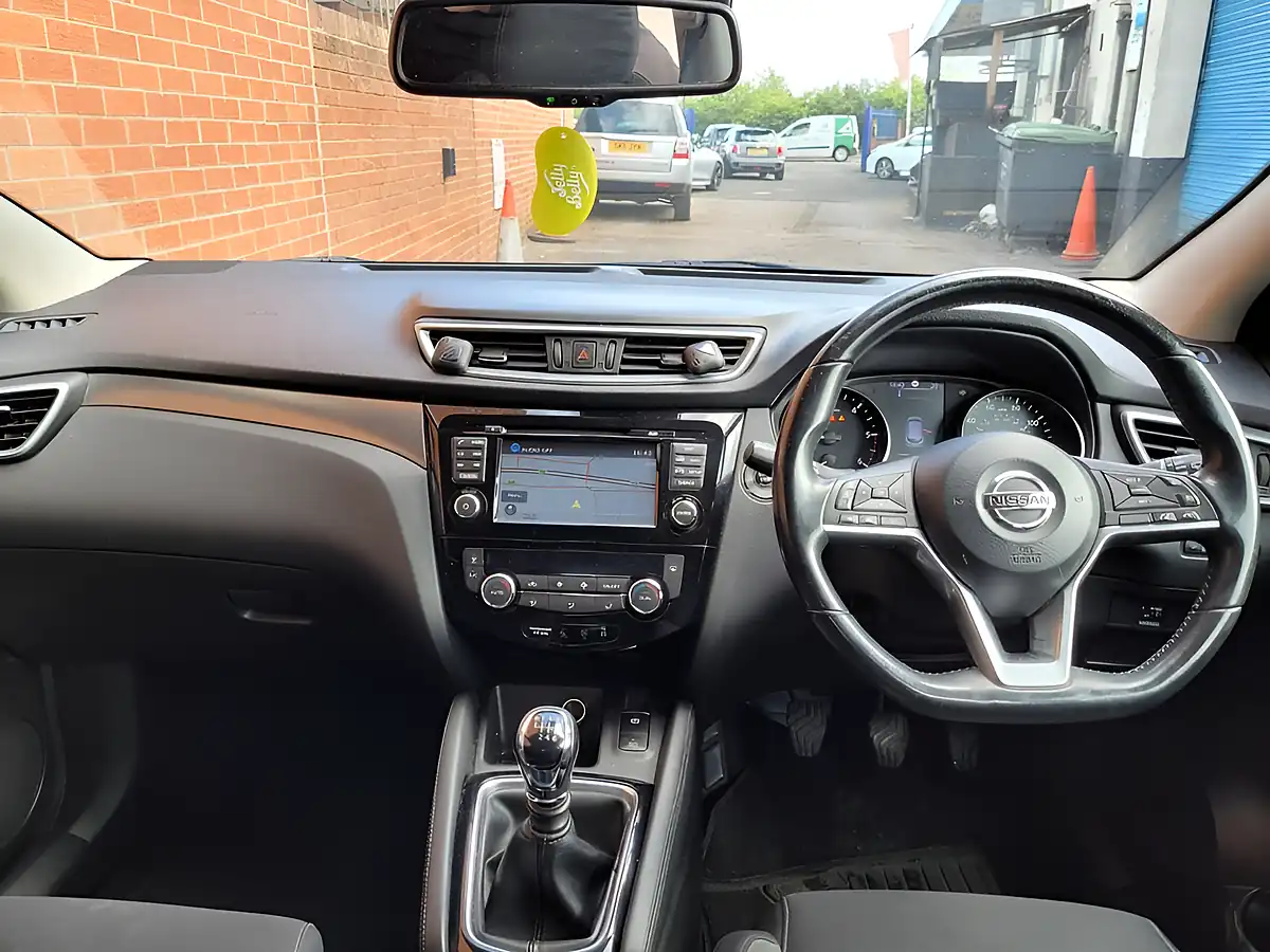 Used 2017 Nissan Qashqai N-Connecta Grey - Interior and Exterior details 19