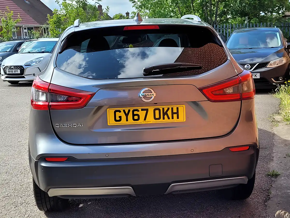 Used 2017 Nissan Qashqai N-Connecta Grey - Interior and Exterior details 4