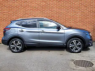 Used 2017 Nissan Qashqai N-Connecta Grey - Interior and Exterior details 7