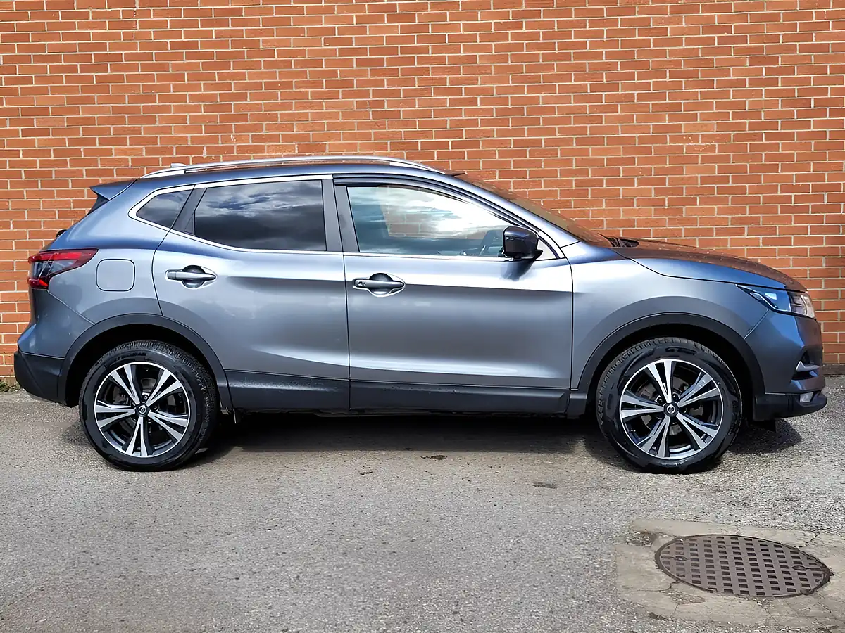 Used 2017 Nissan Qashqai N-Connecta Grey - Interior and Exterior details 7