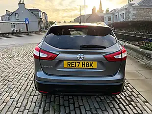 Used 2017 Nissan Qashqai N-Connecta Gun Metallic - Interior and Exterior details 10