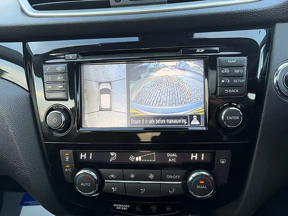 Used 2017 Nissan Qashqai N-Connecta Gun Metallic - Interior and Exterior details 18