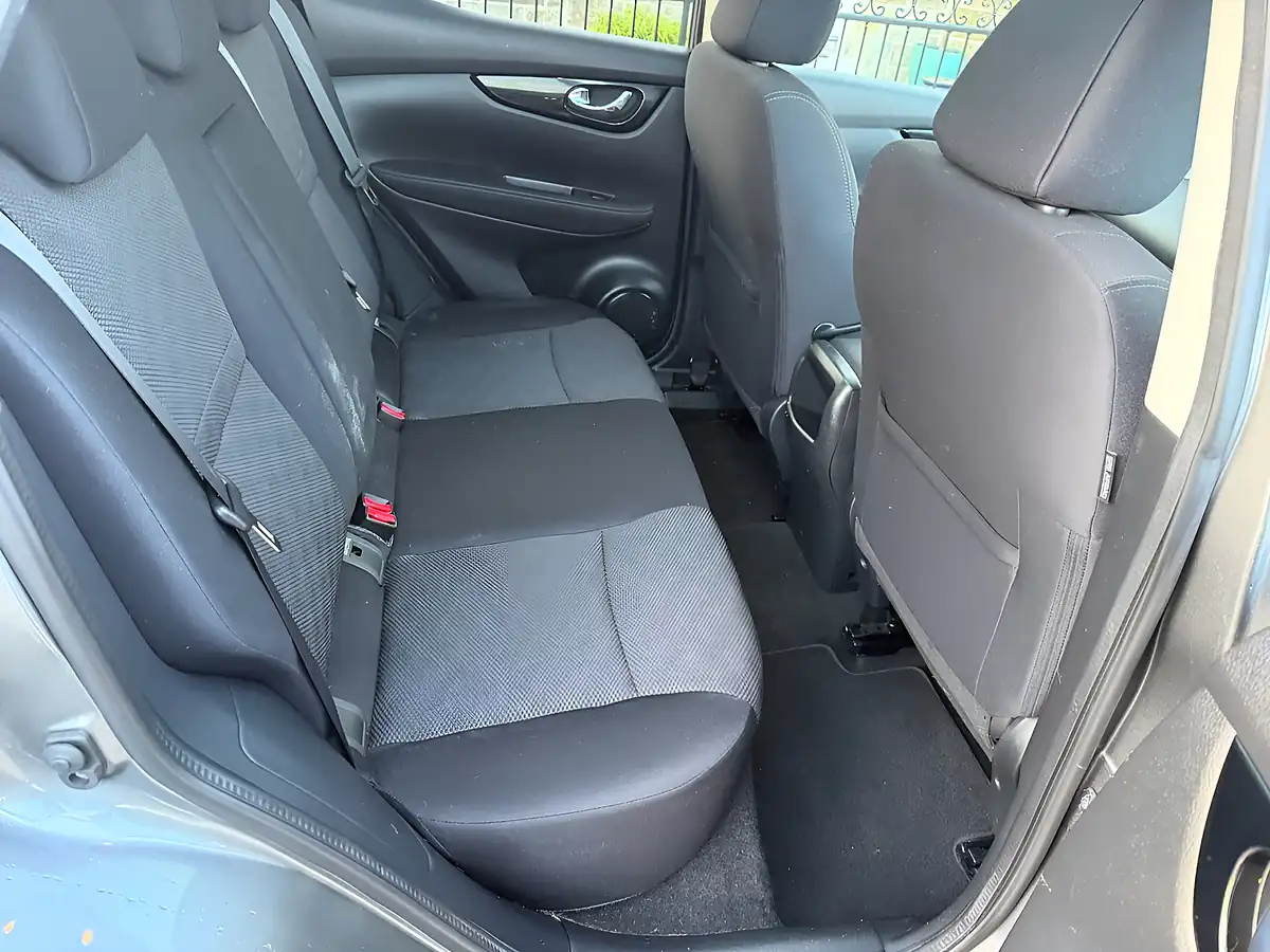 Used 2017 Nissan Qashqai N-Connecta Gun Metallic - Interior and Exterior details 19