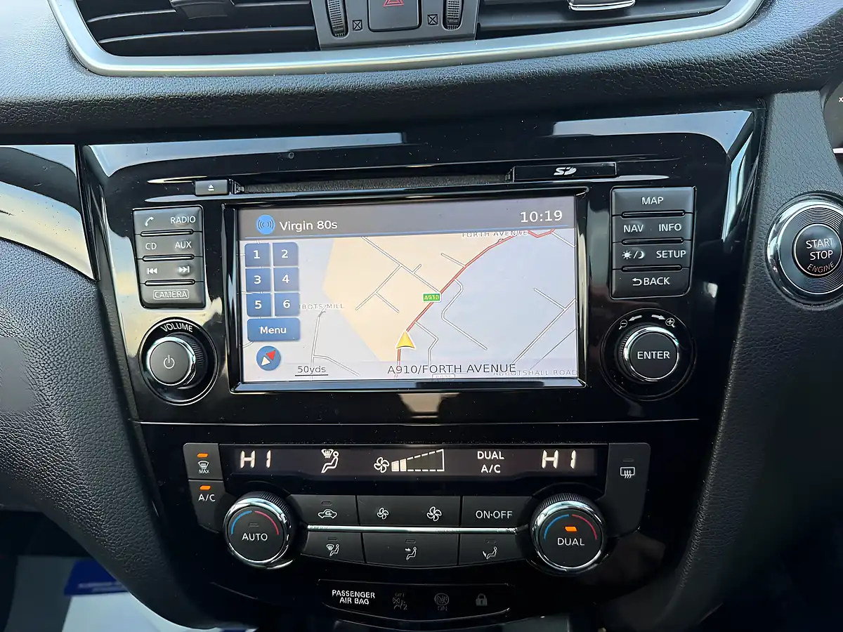 Used 2017 Nissan Qashqai N-Connecta Gun Metallic - Interior and Exterior details 20