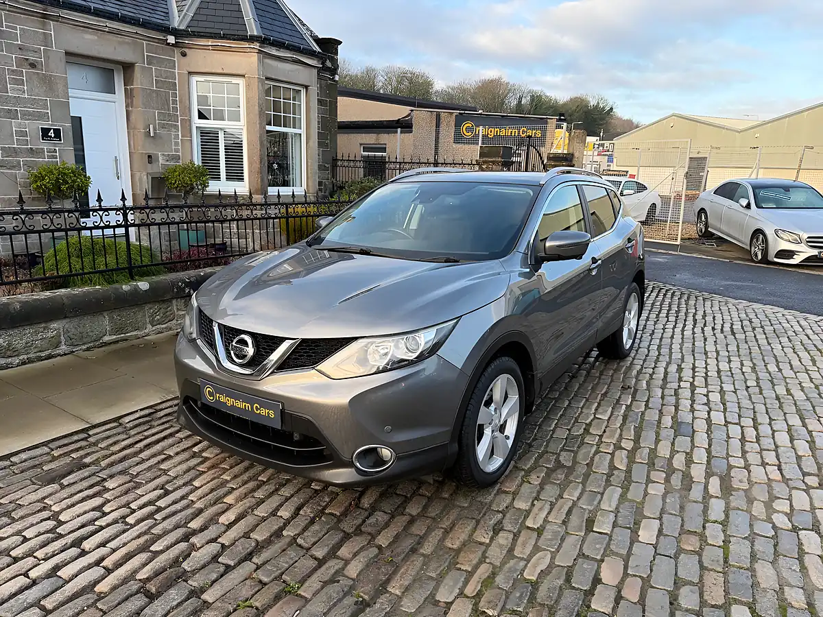 Used 2017 Nissan Qashqai N-Connecta Gun Metallic - Interior and Exterior details 3