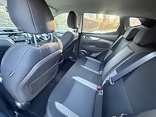 Used 2017 Nissan Qashqai N-Connecta Ink Blue - Interior and Exterior details 12