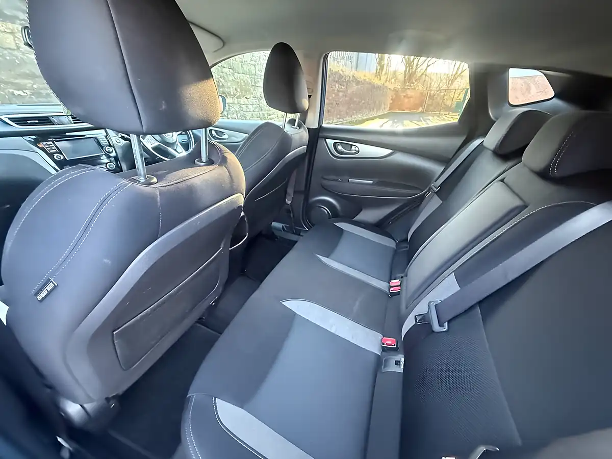 Used 2017 Nissan Qashqai N-Connecta Ink Blue - Interior and Exterior details 12
