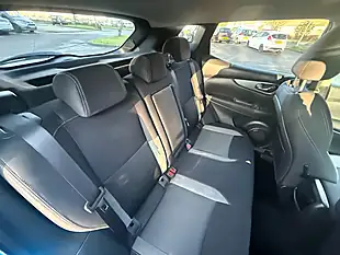 Used 2017 Nissan Qashqai N-Connecta Ink Blue - Interior and Exterior details 13