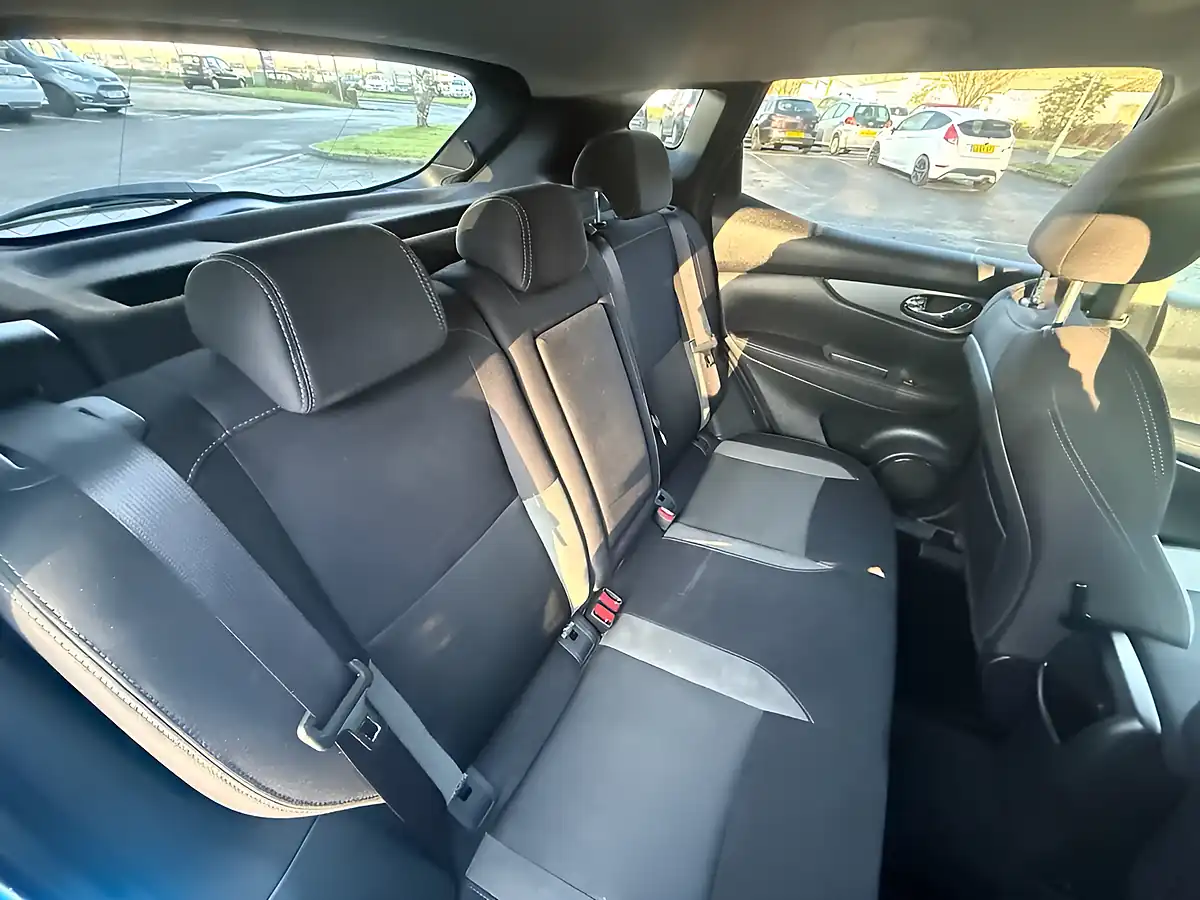 Used 2017 Nissan Qashqai N-Connecta Ink Blue - Interior and Exterior details 13