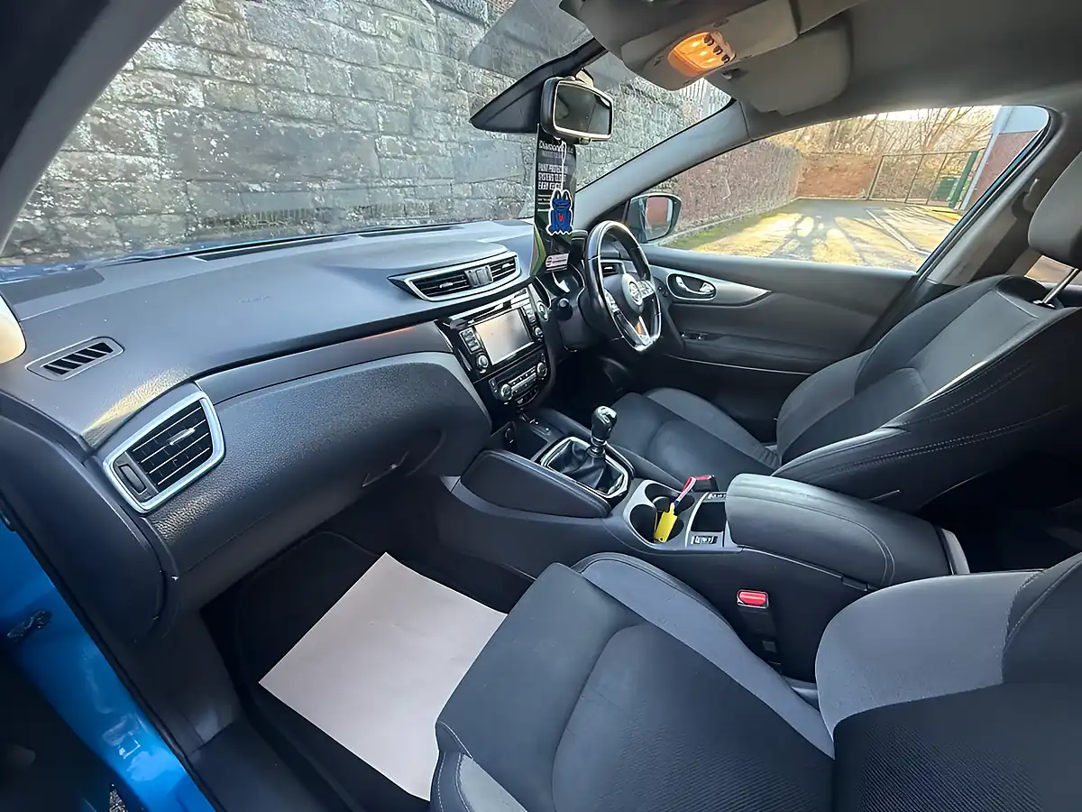 Used 2017 Nissan Qashqai N-Connecta Ink Blue - Interior and Exterior details 16