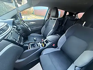 Used 2017 Nissan Qashqai N-Connecta Ink Blue - Interior and Exterior details 17