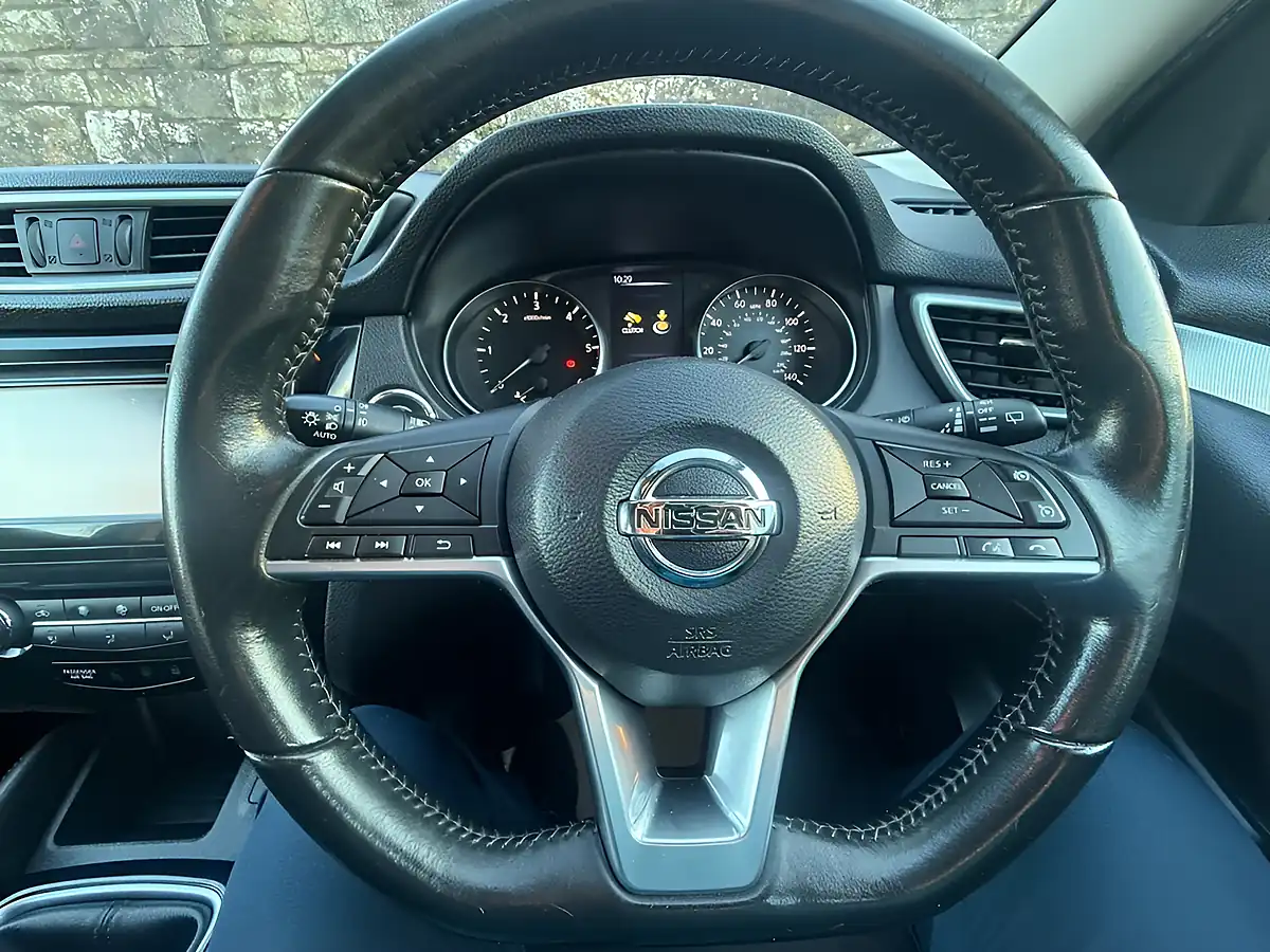 Used 2017 Nissan Qashqai N-Connecta Ink Blue - Interior and Exterior details 20