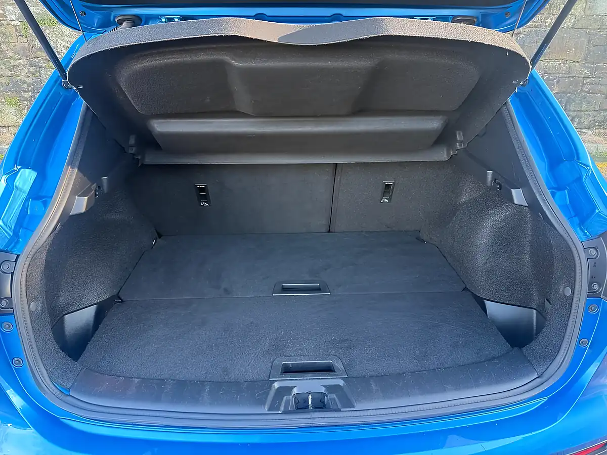 Used 2017 Nissan Qashqai N-Connecta Ink Blue - Interior and Exterior details 9