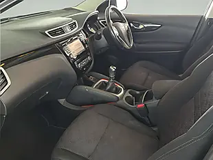 Used 2017 Nissan Qashqai N-Connecta Pearl Black - Interior and Exterior details 10