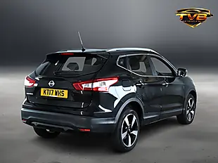 Used 2017 Nissan Qashqai N-Connecta Pearl Black - Interior and Exterior details 3