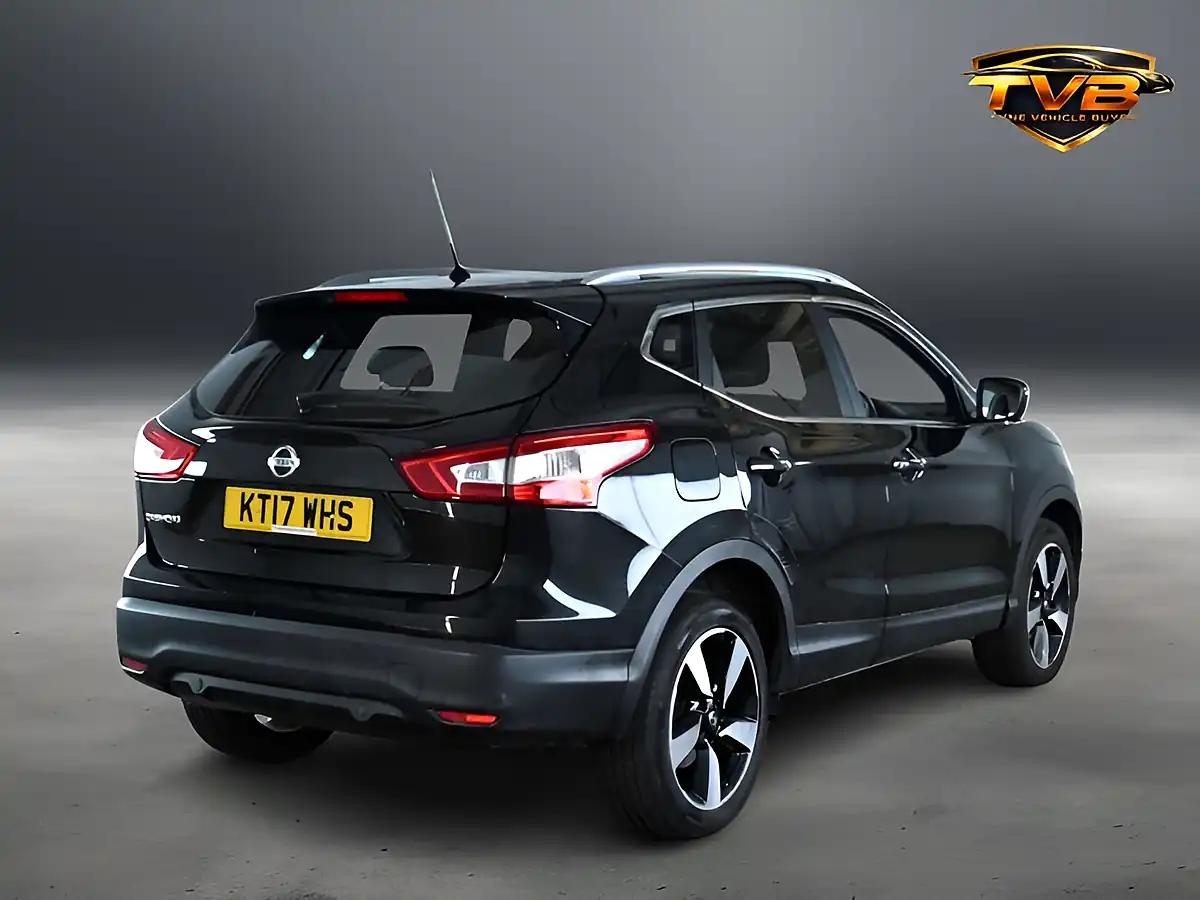 Used 2017 Nissan Qashqai N-Connecta Pearl Black - Interior and Exterior details 3