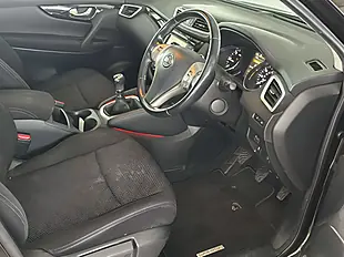 Used 2017 Nissan Qashqai N-Connecta Pearl Black - Interior and Exterior details 6