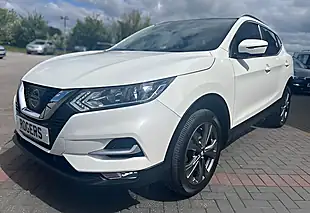 Used 2017 Nissan Qashqai N-Connecta Pearl White - Interior and Exterior details 15