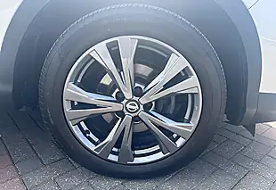 Used 2017 Nissan Qashqai N-Connecta Pearl White - Interior and Exterior details 16