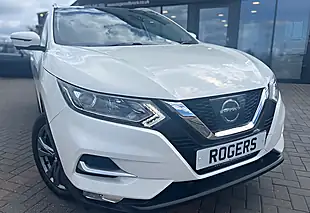 Used 2017 Nissan Qashqai N-Connecta Pearl White - Interior and Exterior details 6