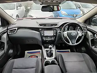 Used 2017 Nissan Qashqai N-Connecta Red - Interior and Exterior details 13