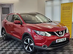Used 2017 Nissan Qashqai N-Connecta Red - Interior and Exterior details 3