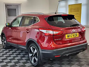 Used 2017 Nissan Qashqai N-Connecta Red - Interior and Exterior details 6