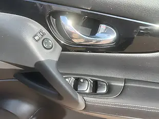 Used 2017 Nissan Qashqai N-Connecta Red - Interior and Exterior details 14