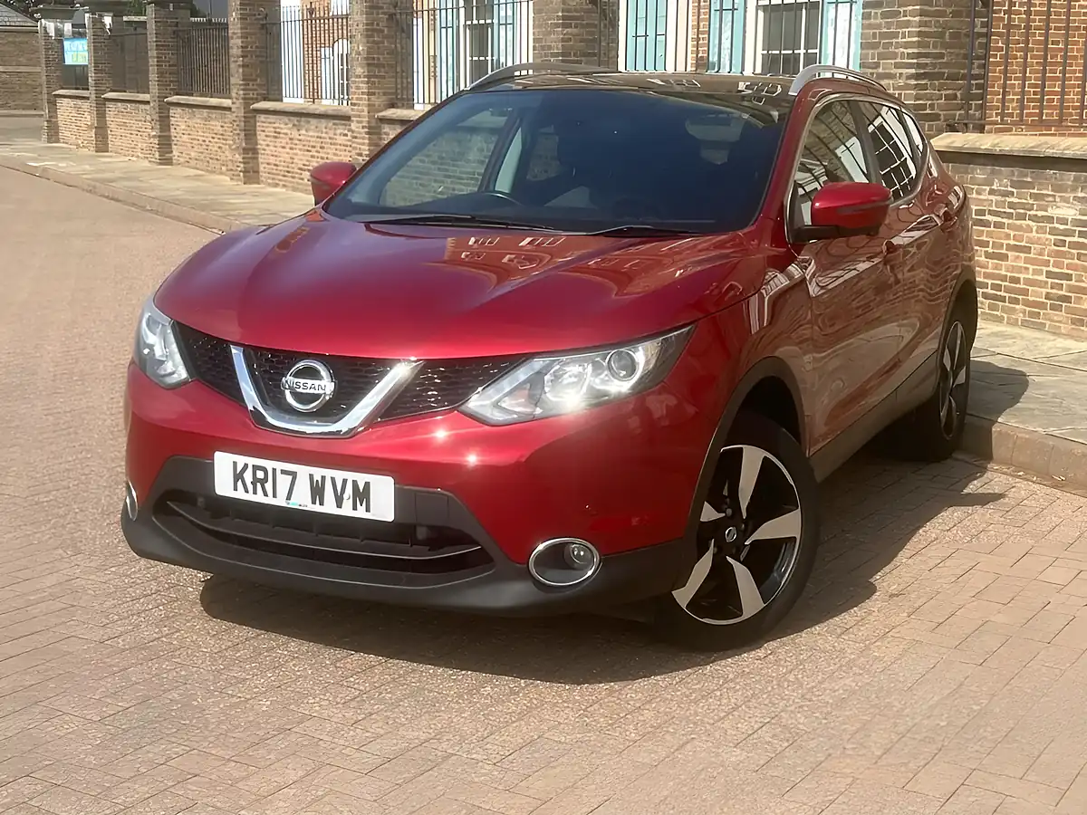 Used 2017 Nissan Qashqai N-Connecta Red - Interior and Exterior details 2