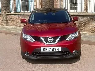 Used 2017 Nissan Qashqai N-Connecta Red - Interior and Exterior details 3