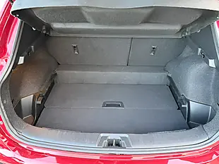 Used 2017 Nissan Qashqai N-Connecta Red - Interior and Exterior details 11
