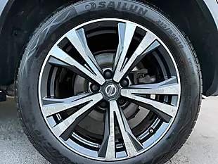 Used 2017 Nissan Qashqai N-Connecta Red - Interior and Exterior details 14
